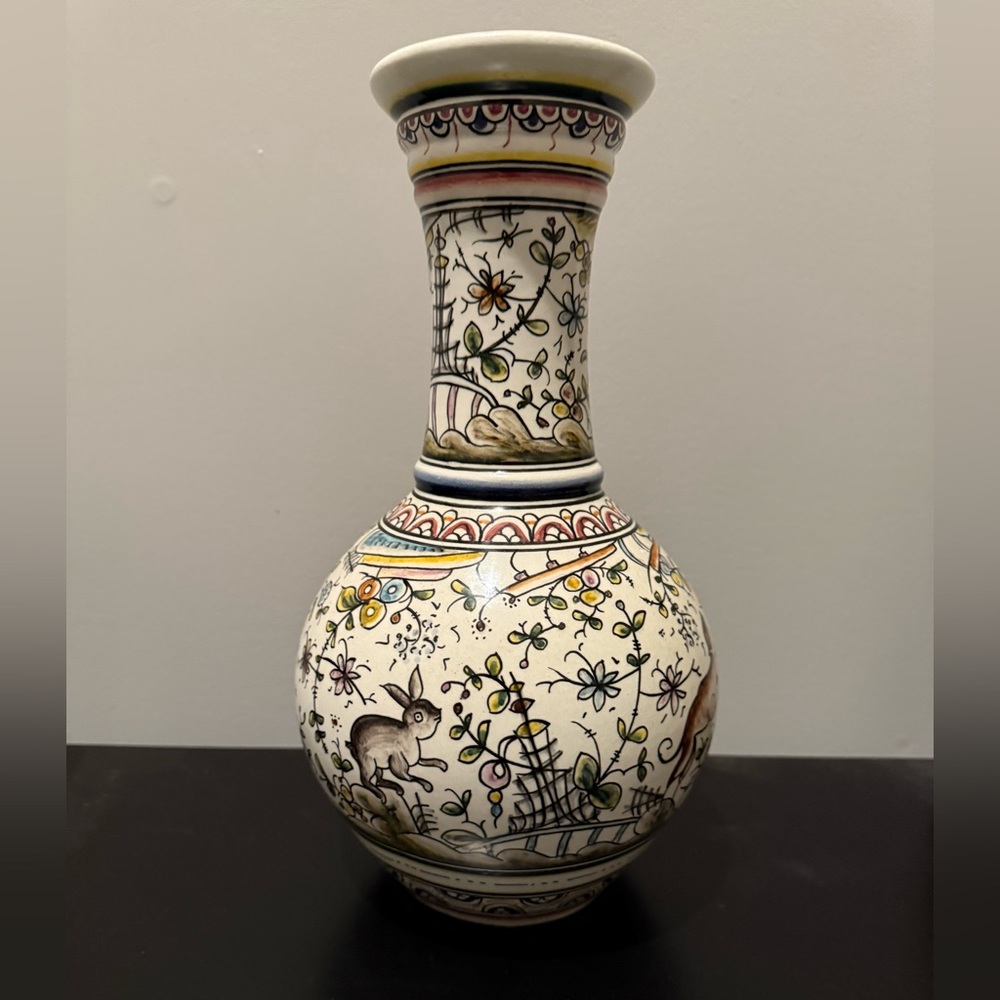 Williams Sonoma Limited # Hand Painted Provençal Animal Vase, Coimbra